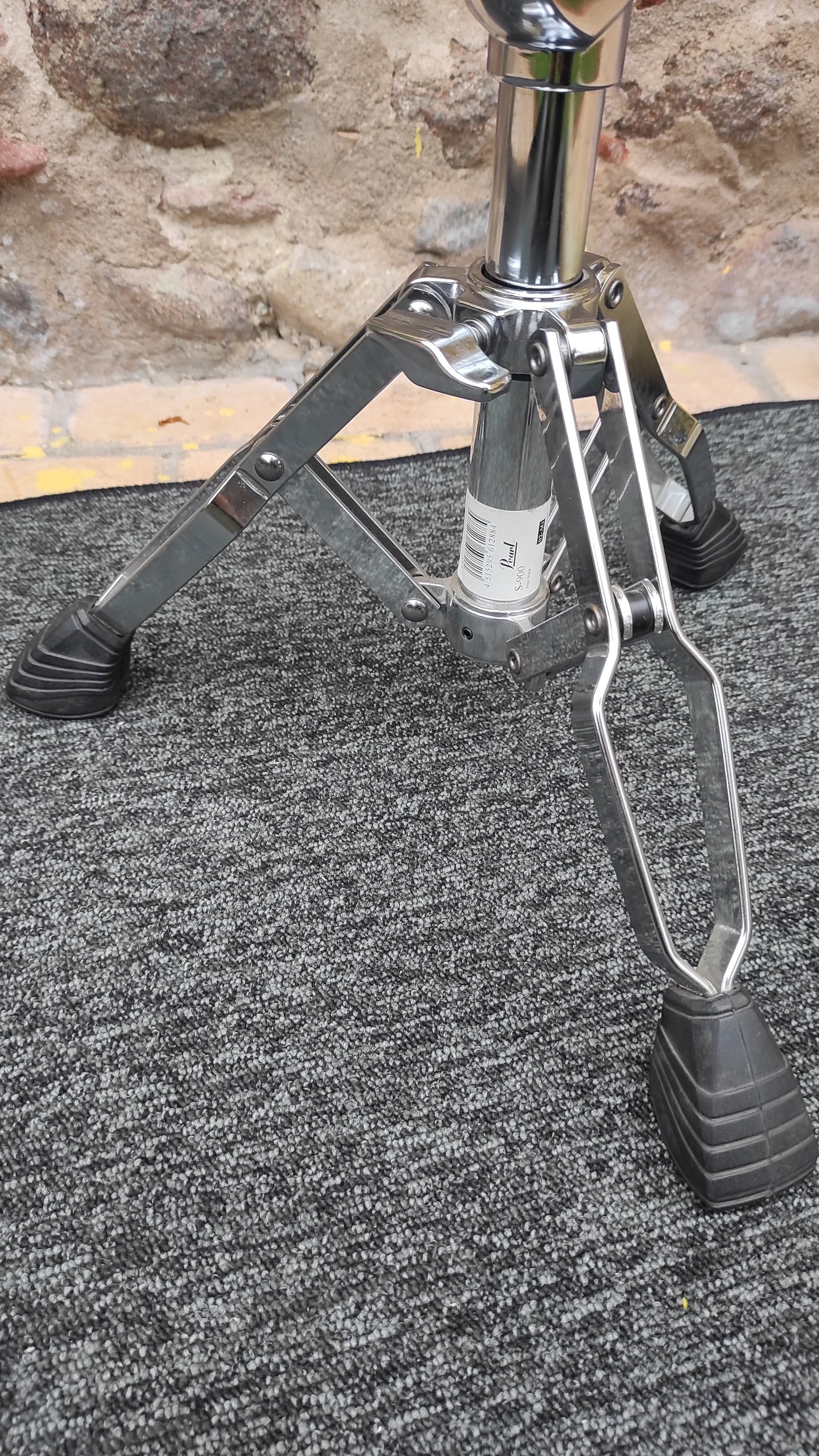 Dixon snare holder