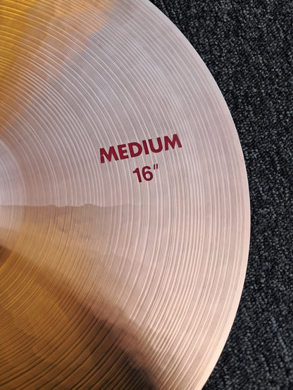 Medium Paiste 2002 16"