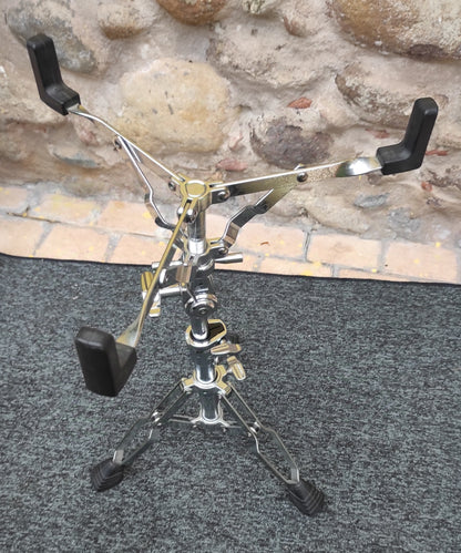 Dixon snare holder